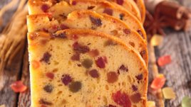 Кекс със сушени плодове в хлебопекарна машина