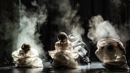 Последни две представления на постапокалиптичния спектакъл „Пласт-тония“