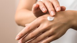 Какво се случва с кожата, ако използвате твърде много крем