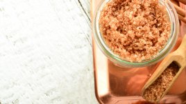 Домашен уплътнител за устни с канела – 3 рецепти