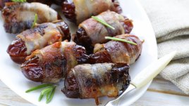 Запечени фурми с бекон и сирене едам