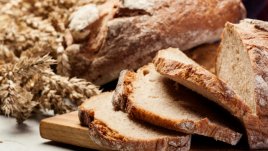 Домашен пълнозърнест хляб