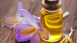 Как маслото от шафран прави кожата по-красива