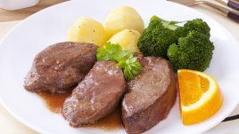 Свински черен дроб със зеленчуци