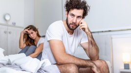 Знаци, че партньорът ви страда от криза на средната възраст