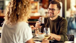 Малки трикове, които ще го накарат да се влюби във вас