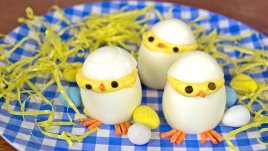 Пълнени яйца като пиленца 