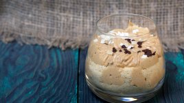 Лек фъстъчен мус с 4 съставки