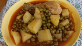 Пиле с грах и картофи
