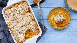 Коблер с праскови и лимон 