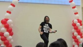 Тома за първи път ще празнува с Албена Михова празника на любовта