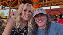 Гала и Маги Халваджиян се забавляват на българското море