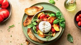 Бурата салата, с която ще смаете гостите си