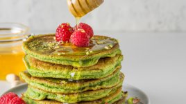 Палачинки с матча и ядки