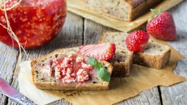 Сладък ягодово-бананов хляб