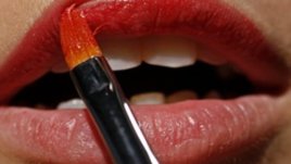 Домашен балсам за устни с масло от ванилия