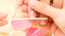 3 етерични масла за бърз растеж на ноктите 