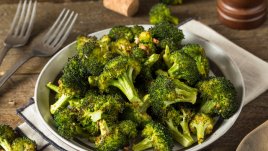 Броколи на фурна с лимонов сок и чесън 