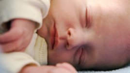 Лекции за кърмене, хомеопатия при бебета, раждане със секцио по желание