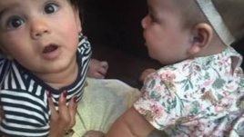 Бебето на Вили Марковска се сприятели с внучката на Катето Евро