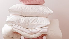 Как правилно да перете възглавниците според пълнежа им