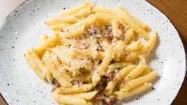 Паста пене карбонара с панчета или бекон