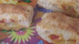 Бутерки с печен пипер и сирене