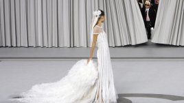 Тегне ли проклятие върху сватбените рокли на Карл Лагерфелд?