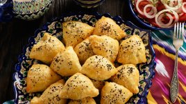 Минибанички с телешко и бутертесто 