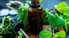 Масло от мента за съживяване на косата и кожата през зимата 