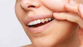 5 лесни трика за избелване на зъбите 