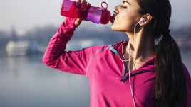 Колко често да мием бутилката за вода за многократна употреба?