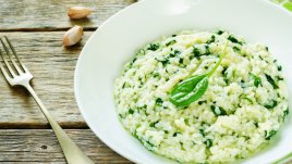 Задушен ориз със спанак и моркови