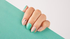 Минимализъм в точките в маникюра