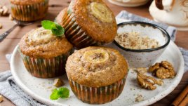 Мъфини с орехи, банани и кокосово брашно