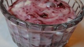 Плодов десерт с крема сирене