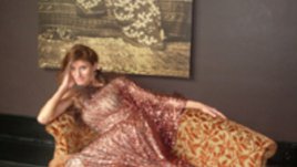 Български рокли на корицата на ELLE