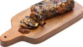 Сладък салам с фурми и смокини