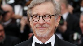 Знаете ли, че... Стивън Спилбърг е кръстник на Дрю Баримор и Гуинет Полтроу?