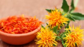 5 причини етеричното масло от шафранка да е полезно за кожата