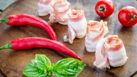 Пълнени люти чушки с крема сирене