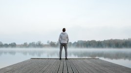 Защо мъжете нямат трудности да скочат в нова връзка скоро след раздяла