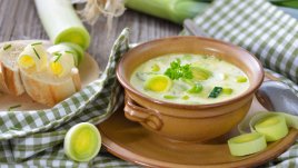 Крем супа с праз лук, картофи и моркови 