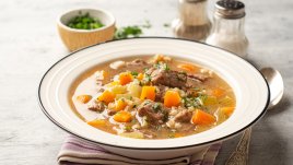 Високопротеинова и нискокалорична супа с говеждо и зеленчуци