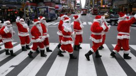 Най-нестандартните коледни традиции от цял свят