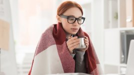 Защо на жените им е по-студено, отколкото на мъжете? 