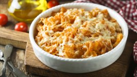 Пиле с паста и шунка на фурна 