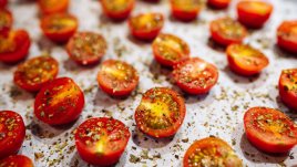 Сушени чери домати