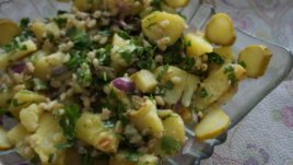 Салата с елда и пресни картофи