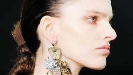 Как да си направите усукана конска опашка